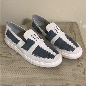 LORI GOLDSTEIN SNEAKERS W/ FAUX SUEDE DETAIL